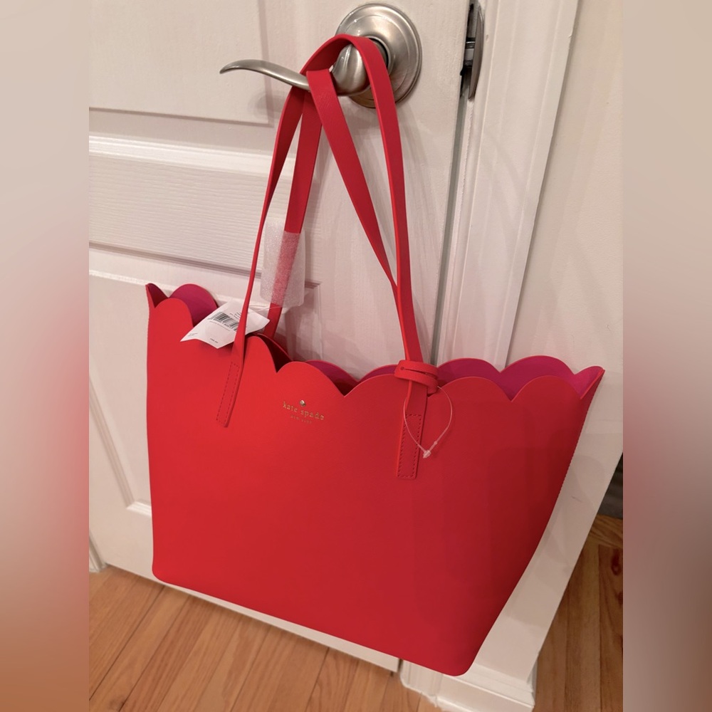 NWT Kate Spade Tote. Carrington Lily. Bright pink.
